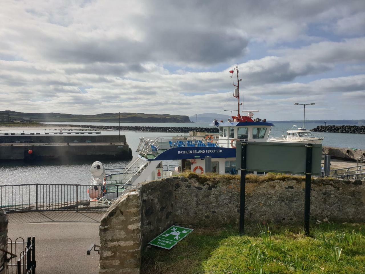 Manor House Rathlin Island Ballycastle Exterior foto